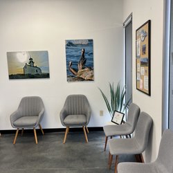 Rehab United Physical Therapy - Point Loma - Lobby view 2