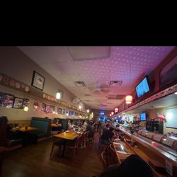 Sushi San - Cute interior