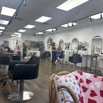 Blunt Blonde Salon - First time trying new salon! - Hair Salons Near Me - Miami, Florida