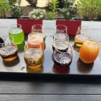Funktastic Meads - a variety of beers on a tray - Meaderies Near Me - Midlothian, Virginia Funktastic Meads - a variety of beers on a tray - Meaderies Near Me - Midlothian, Virginia