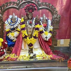 Arulmigu Dandayuthapani Swamy Temple - Muruga parivar
