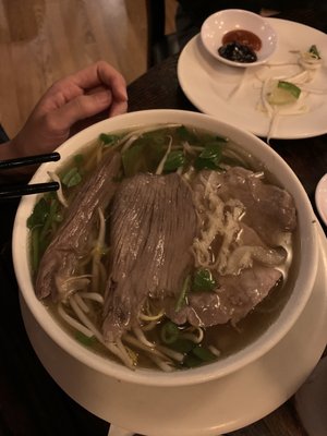 Le’s Vietnamese Restaurant by null
