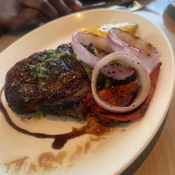 Del Mar Columbus - Steak cooked perfectly - Mediterranean Near Me - Columbus, Ohio Del Mar Columbus - Steak cooked perfectly - Mediterranean Near Me - Columbus, Ohio