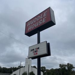 Huddle House - Huddle House sign