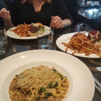 Biff's Bistro - Duck speghetti and Brie burgers - French Near Me - Toronto, Ontario Biff's Bistro - Duck speghetti and Brie burgers - French Near Me - Toronto, Ontario