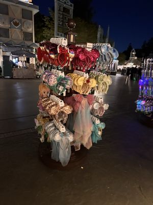 Le Petit Chalet Gifts by null