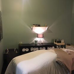 Three Sisters Day Spa - Facial & body wrap room