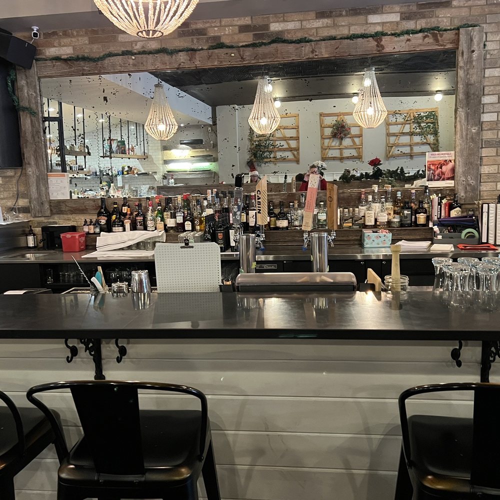 Fence & Post - Beautiful Bar - Canadian (New) Near Me - Cochrane, Alberta