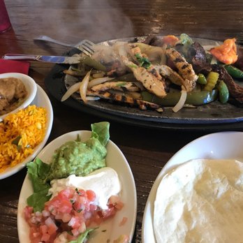 Villa Maya - Combination fajita - Mexican Near Me - Clarksburg, Maryland