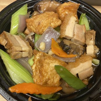 Ming-Gee Chinese Food Restaurant - House Special Roasted Pork and Tofu in Hot Pot (added mushrooms) - Chinese Near Me - Glendale, Arizona