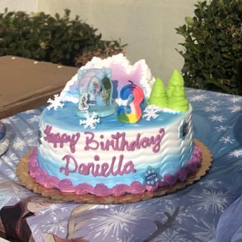 Lucero's Bakery Express - Frozen vanilla cake with strawberries - Bakeries Near Me - South Gate, California Lucero's Bakery Express - Frozen vanilla cake with strawberries - Bakeries Near Me - South Gate, California