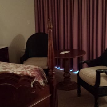 Refuge Inn - Hotels Near Me - Chincoteague Island, Virginia Refuge Inn - Hotels Near Me - Chincoteague Island, Virginia