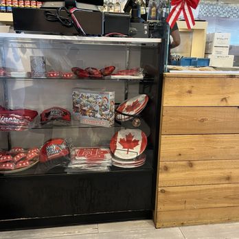 Maple Leaf Diner - American Near Me - Dallas, Texas