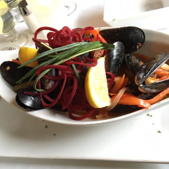 Steveston Seafood House - Mussels entree - Seafood Near Me - Richmond, British Columbia Steveston Seafood House - Mussels entree - Seafood Near Me - Richmond, British Columbia