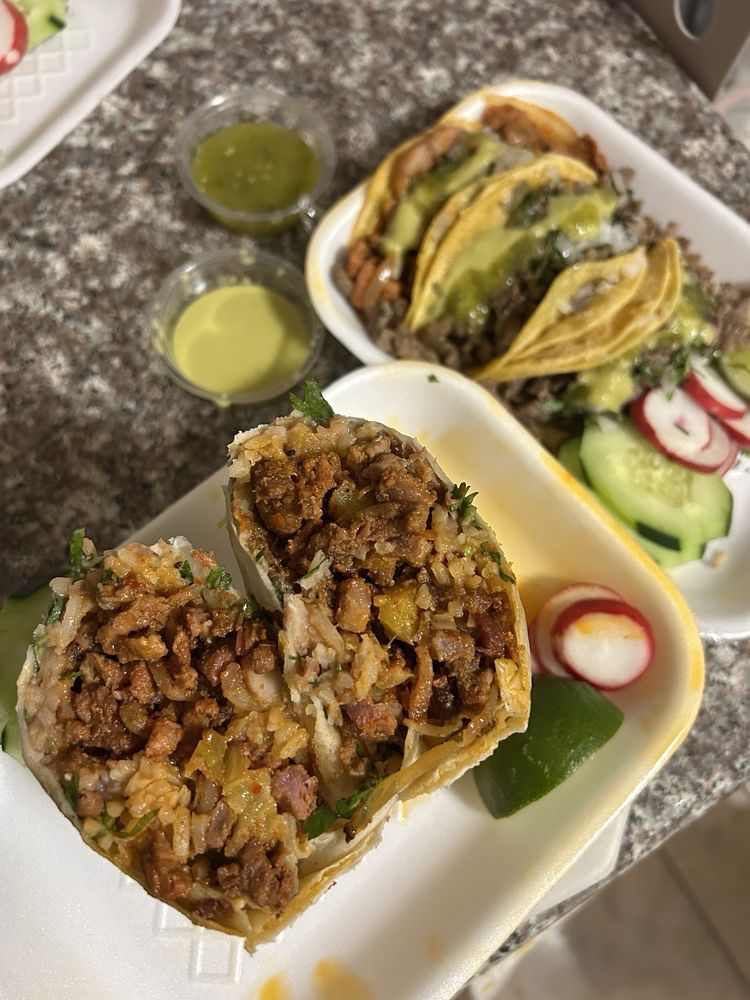 Tacos Lucy's