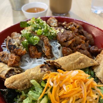 Anh Dao - Bbq Pork with pork sausages and spring rolls Vermicelli noodles (Bun). - Vietnamese Near Me - Toronto, Ontario