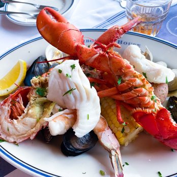 Harbor House by Bartolotta - Seafood pot - Seafood Near Me - Milwaukee, Wisconsin