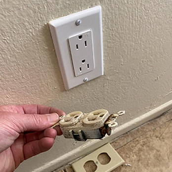 Homewize Electric - Electricians Near Me - Hemet, California Homewize Electric - Electricians Near Me - Hemet, California