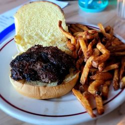 The Beau Bistro - Kids burger and fries
