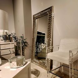 CITY Furniture - The mirror we bought