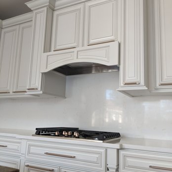 CabinetLand Kitchen & Bathroom Remodeling Center - Cabinetry Near Me - Schaumburg, Illinois