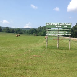 Mountain Meadows Farms - Entrance just off the highway