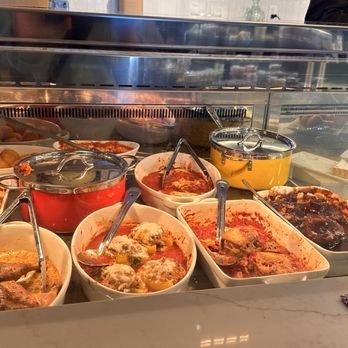 Mercato di Vienza - Some hot food items - Delis Near Me - Temecula, California