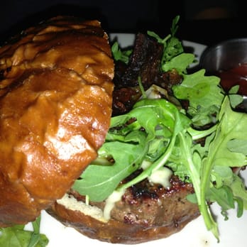 Huddy’s - Hudson pretzel burger - Gastropubs Near Me - Redondo Beach, California Huddy’s - Hudson pretzel burger - Gastropubs Near Me - Redondo Beach, California