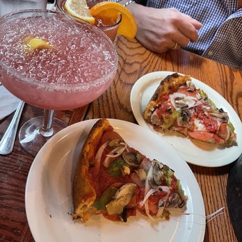 Pizzeria Uno - Numero Uno Pizza blended margarita - Pizza Near Me - Chicago, Illinois