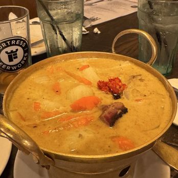 Charm Taphouse And Bbq - C1. YELLOW CURRY - Barbeque Near Me - Conroe, Texas