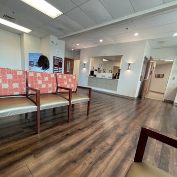 Dermatologists of Birmingham - Clean, cheerful waiting lounge. - Dermatologists Near Me - Alabaster, Alabama Dermatologists of Birmingham - Clean, cheerful waiting lounge. - Dermatologists Near Me - Alabaster, Alabama