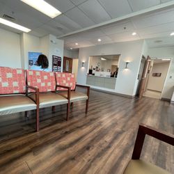 Dermatologists of Birmingham - Clean, cheerful waiting lounge.