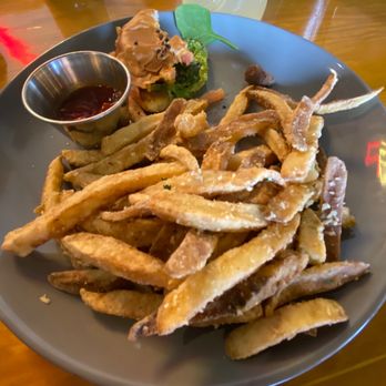 El Cuchillo - * Food This is a dinner that is called Beverly Hills the fries were great and the burger was amazing. - Bars Near Me - Juárez, CHH El Cuchillo - * Food This is a dinner that is called Beverly Hills the fries were great and the burger was amazing. - Bars Near Me - Juárez, CHH