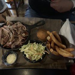 Rocky Top Beer BBQ & Grill - Pulled pork dinner with 2 sides