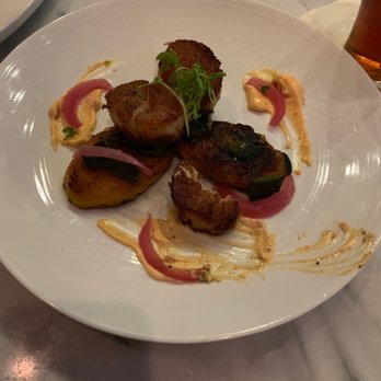 AceBounce - Beautifully plated scallops! With plantains - Cocktail Bars Near Me - Chicago, Illinois AceBounce - Beautifully plated scallops! With plantains - Cocktail Bars Near Me - Chicago, Illinois
