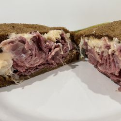 Michael's Deli - Corn Beef Reuben