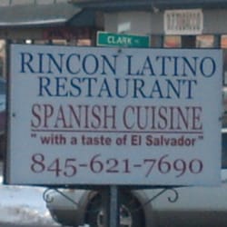 Rincon Latino - El Salvadorian Papusas for $ 1.75, what a bargain.