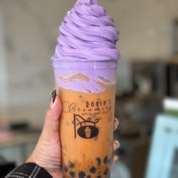 Robin's Creamery - thai tea boba float with ube soft serve