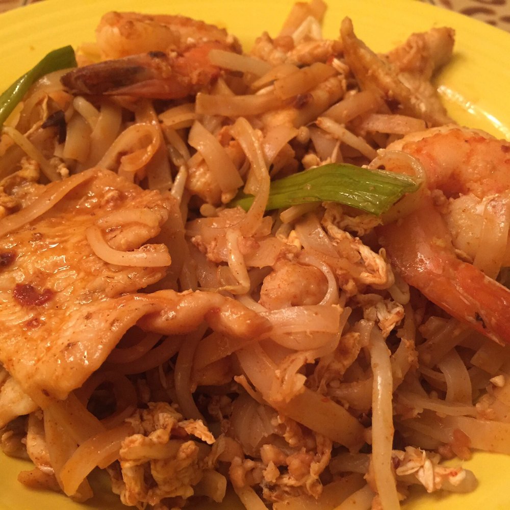 Pad Thai Noodles. This is only half the portion! Wish the noodles weren't so mushy though... :/ Pad Thai Noodles. This is only half the portion! Wish the noodles weren't so mushy though... :/