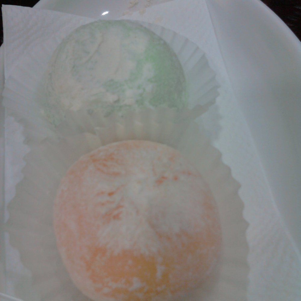 Mochi - mint chocolate, peaches & cream - Ice Cream & Frozen Yogurt Near Me - Irvine, California