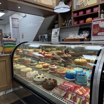 Carlo's Bakery - Bakeries Near Me - Hoboken, New Jersey