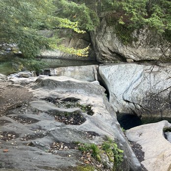 Warren Falls - Hiking Near Me - Warren, Vermont Warren Falls - Hiking Near Me - Warren, Vermont