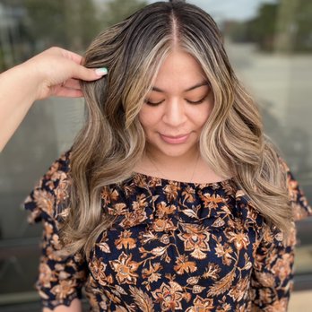 Anela's Beautique - Hair Salons Near Me - Mount Prospect, Illinois