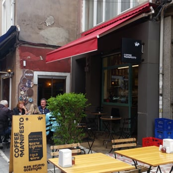 Coffee Manifesto - Balıkçılar çarşısının sonunda köşede kalmış - Coffee & Tea Near Me - Istanbul, 34 Coffee Manifesto - Balıkçılar çarşısının sonunda köşede kalmış - Coffee & Tea Near Me - Istanbul, 34