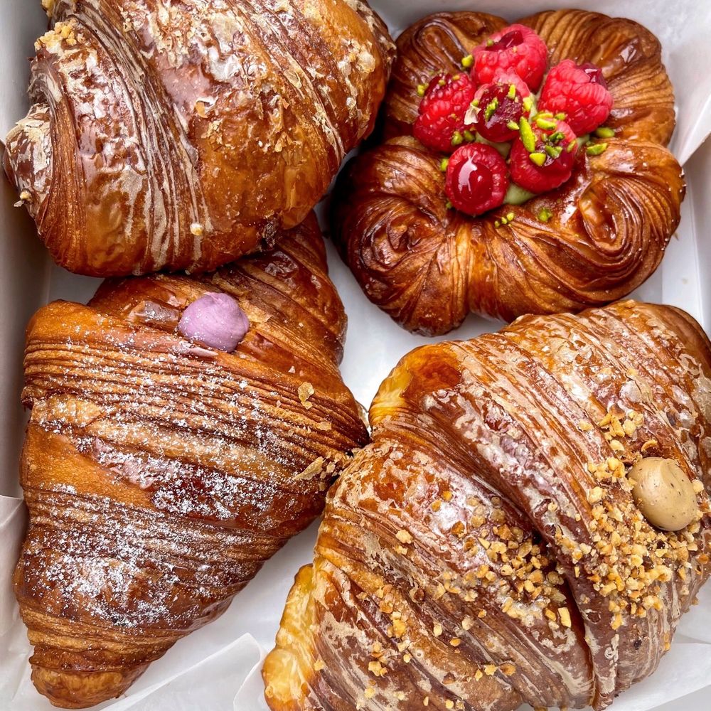 Le Beau - Patisserie/Cake Shop Near Me - Toronto, Ontario Le Beau - Patisserie/Cake Shop Near Me - Toronto, Ontario