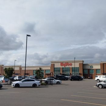 Hy-Vee - Grocery Near Me - Maple Grove, Minnesota