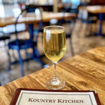 Country Kitchen - Inside - American Near Me - Ramona, California