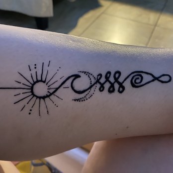 Over The Rainbow Henna - Unique female Unalome!! - Henna Artists Near Me - Honolulu, Hawaii