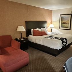 La Quinta by Wyndham Ely - The chair is worse for wear!