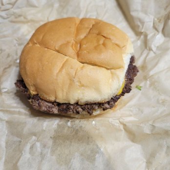 Eats Burgers - Classic cheeseburger. - Burgers Near Me - Fredericksburg, Virginia Eats Burgers - Classic cheeseburger. - Burgers Near Me - Fredericksburg, Virginia